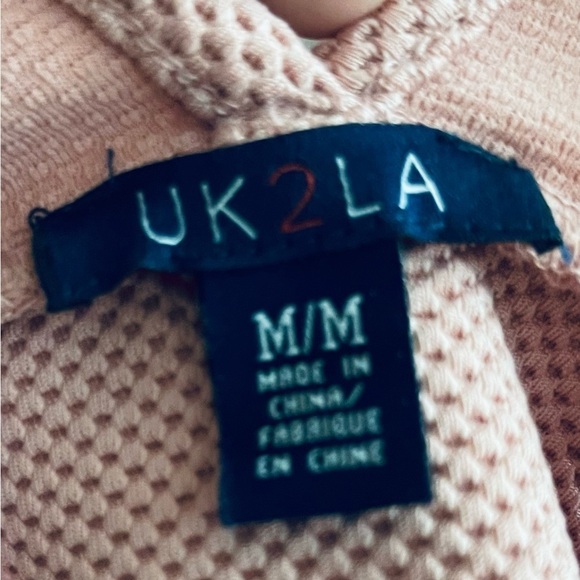 VICTORIA Secret Pink & White Bras - Picture 7 of 10